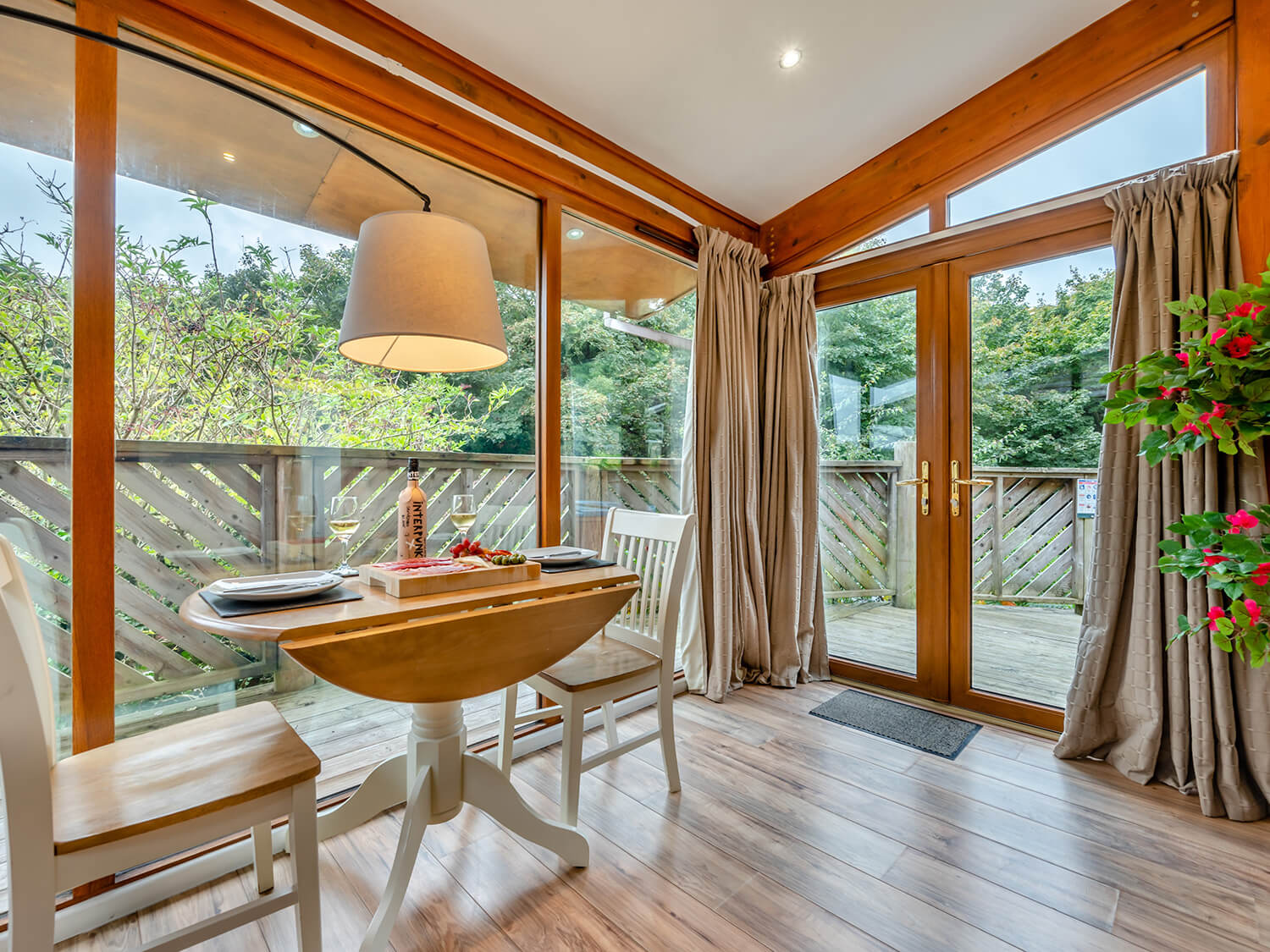 Landal Leycroft Valley Dining Area